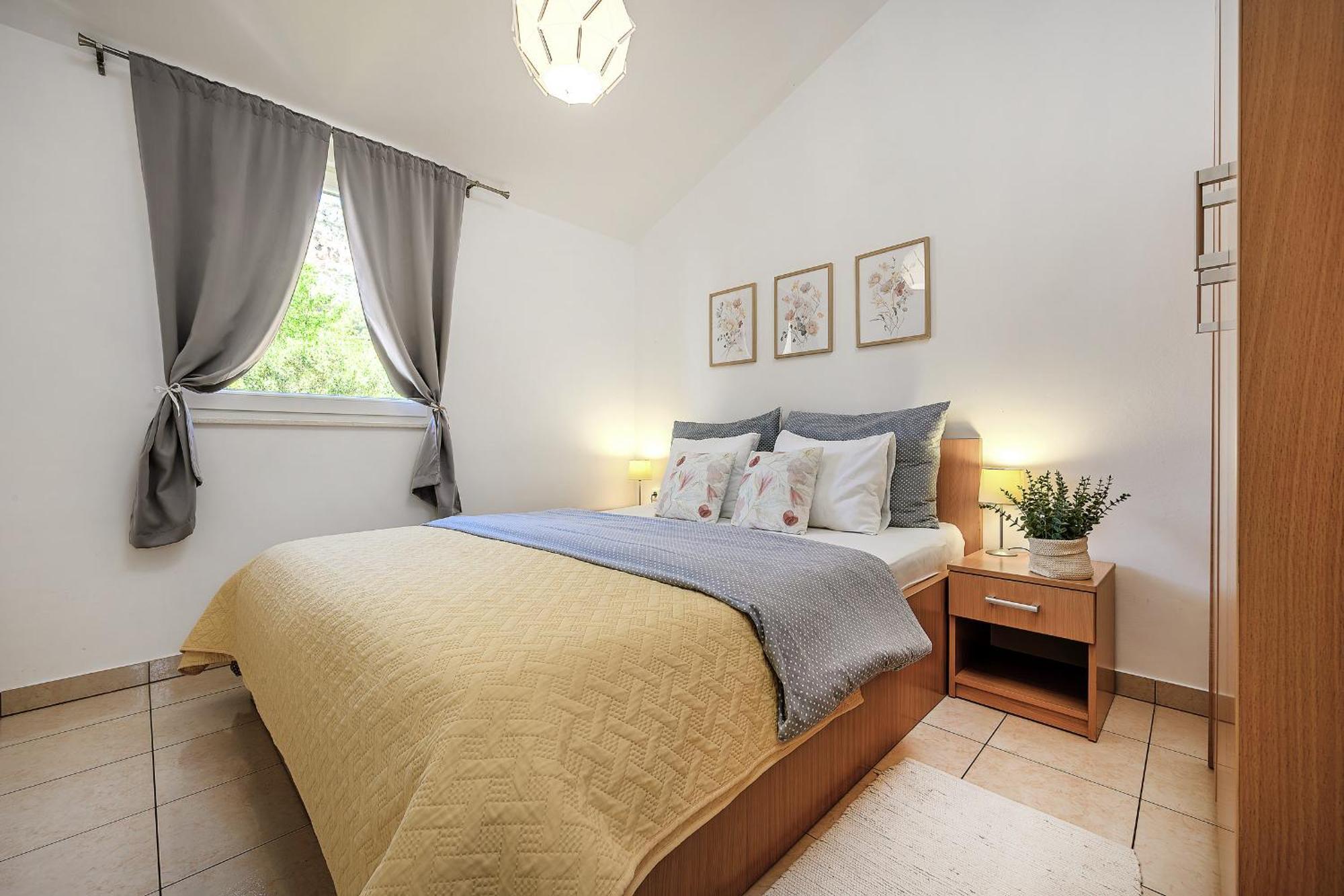 Apartment Mare Komiža Esterno foto