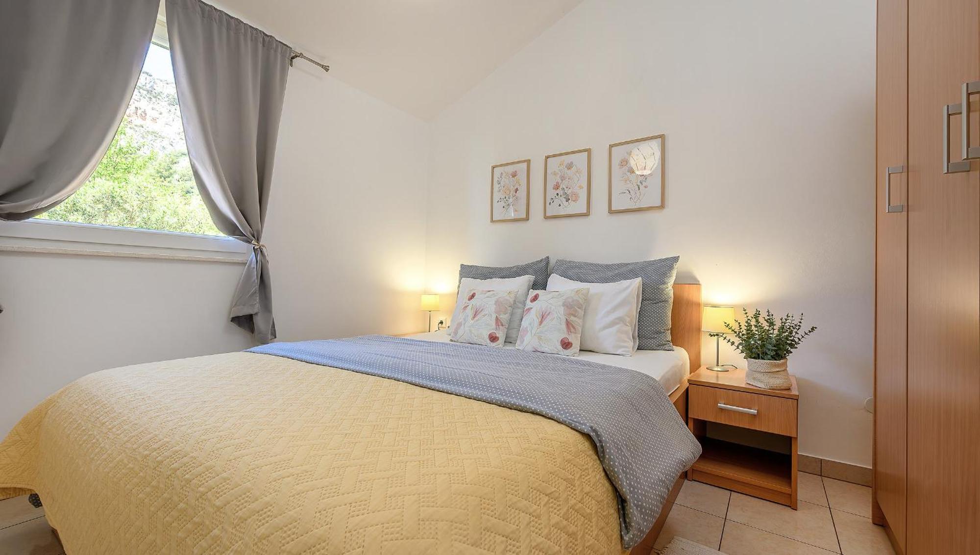 Apartment Mare Komiža Esterno foto