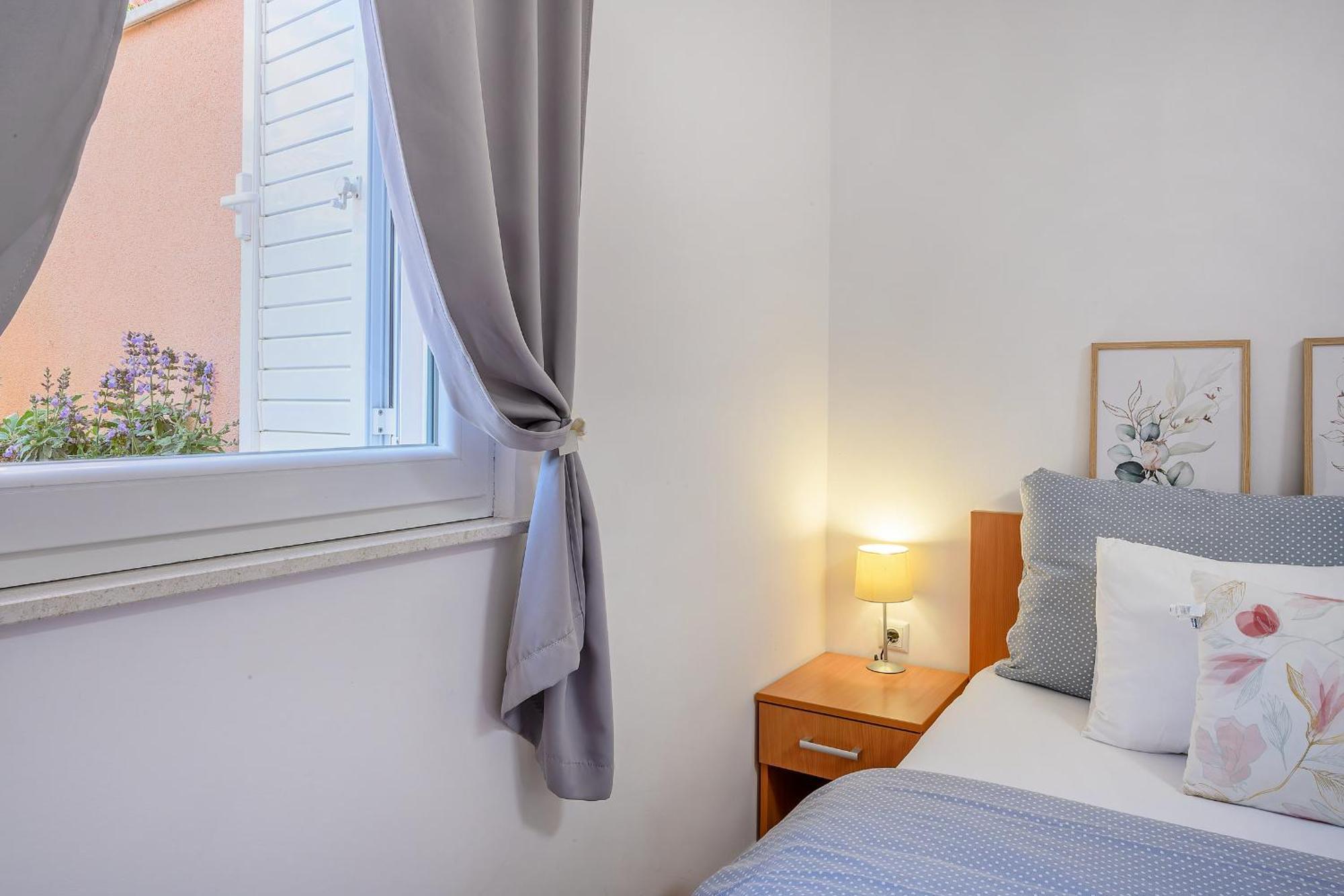 Apartment Mare Komiža Esterno foto